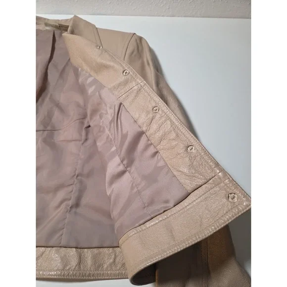 NEWPORT NEWS Easy Style 100% Genuine Leather-Beige Jacket Womens Size 8 - Picture 6 of 8
